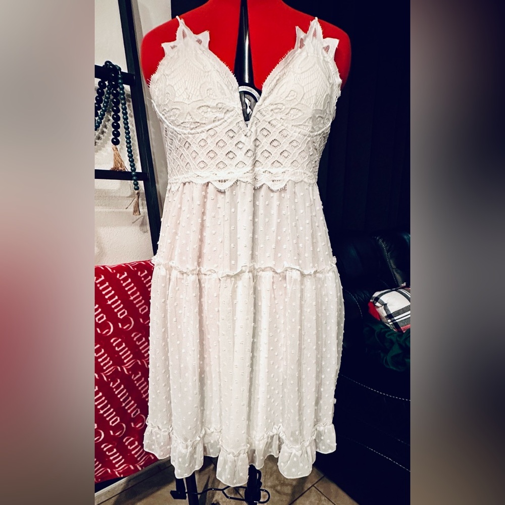 Elegant White Lace Dress